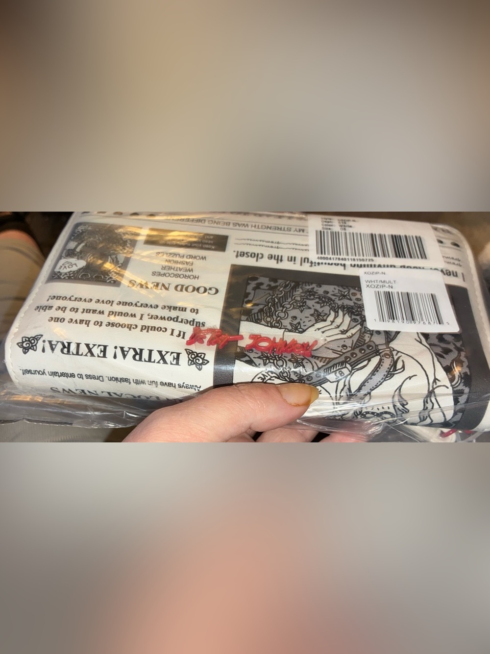 BETSEY JOHNSON Read All About It Newspaper-Theme Glam Oversized Wristlet NEW NWT - Picture 6 of 16